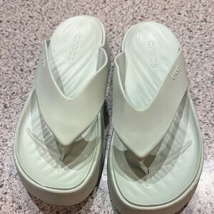 CROCS Women's Light Green Sandals